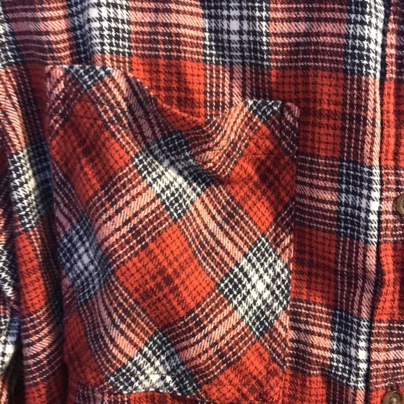 2 UNIVERSAL THREADS long sleeve flannel shirts - Picture 4 of 12